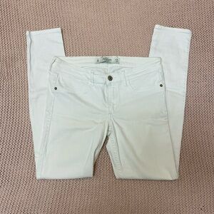 ✰ abercrombie and fitch low waisted white skinny jeans ✰